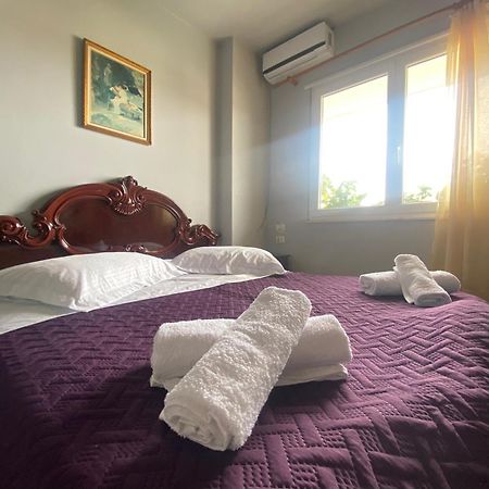 Stay The Night Shkodra Apartment City Centre Ngoại thất bức ảnh