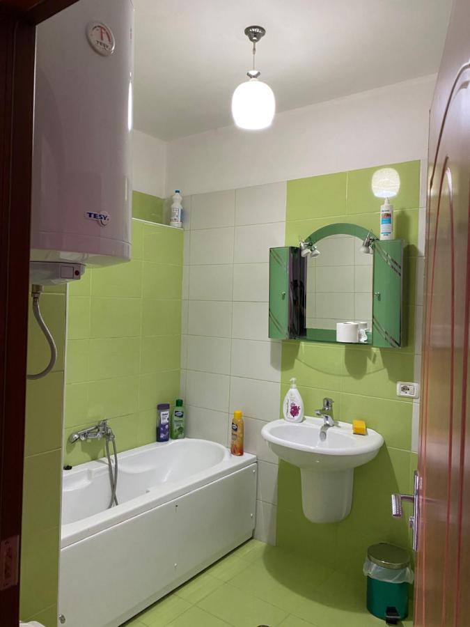 Stay The Night Shkodra Apartment City Centre Ngoại thất bức ảnh