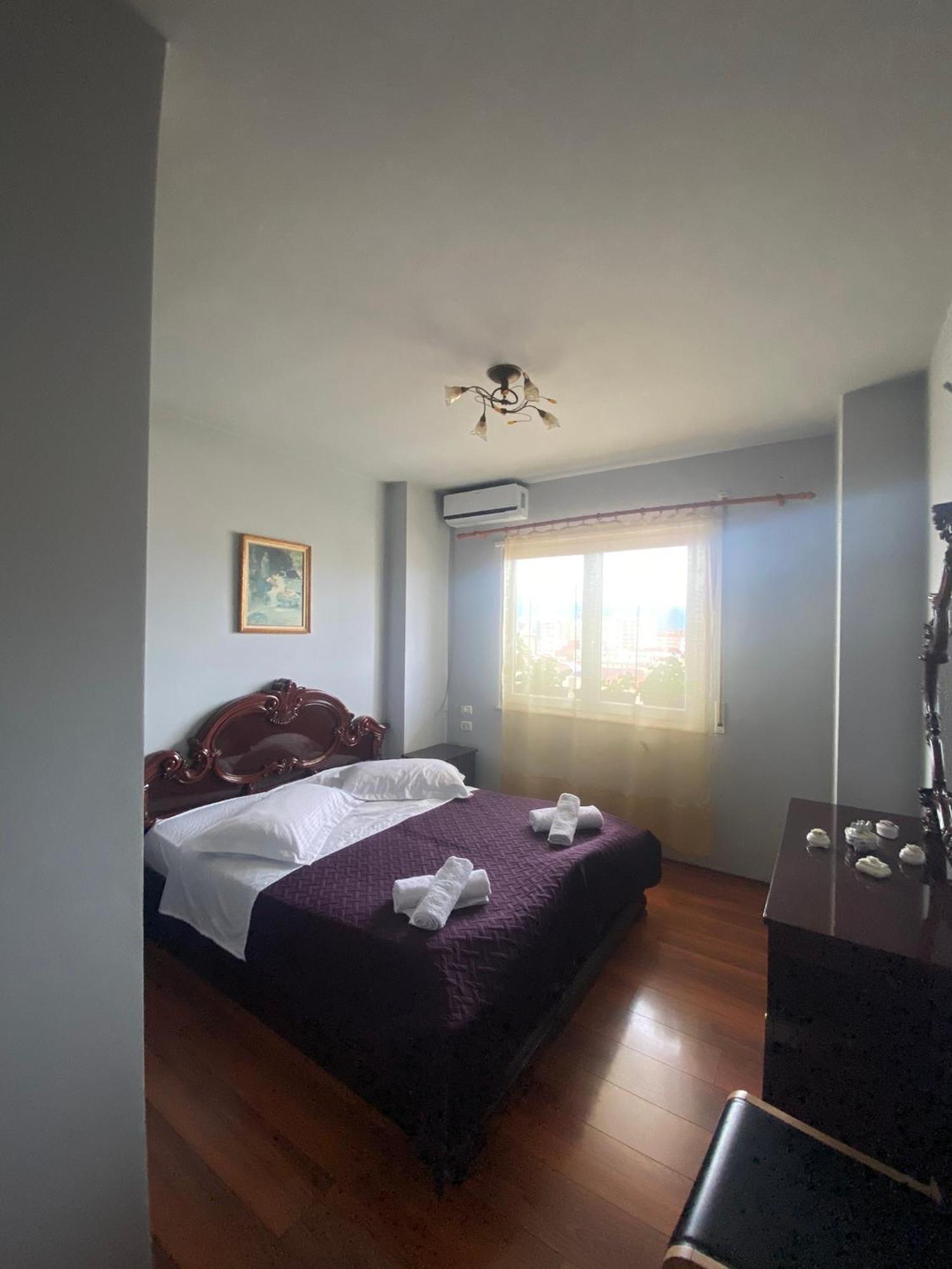 Stay The Night Shkodra Apartment City Centre Ngoại thất bức ảnh