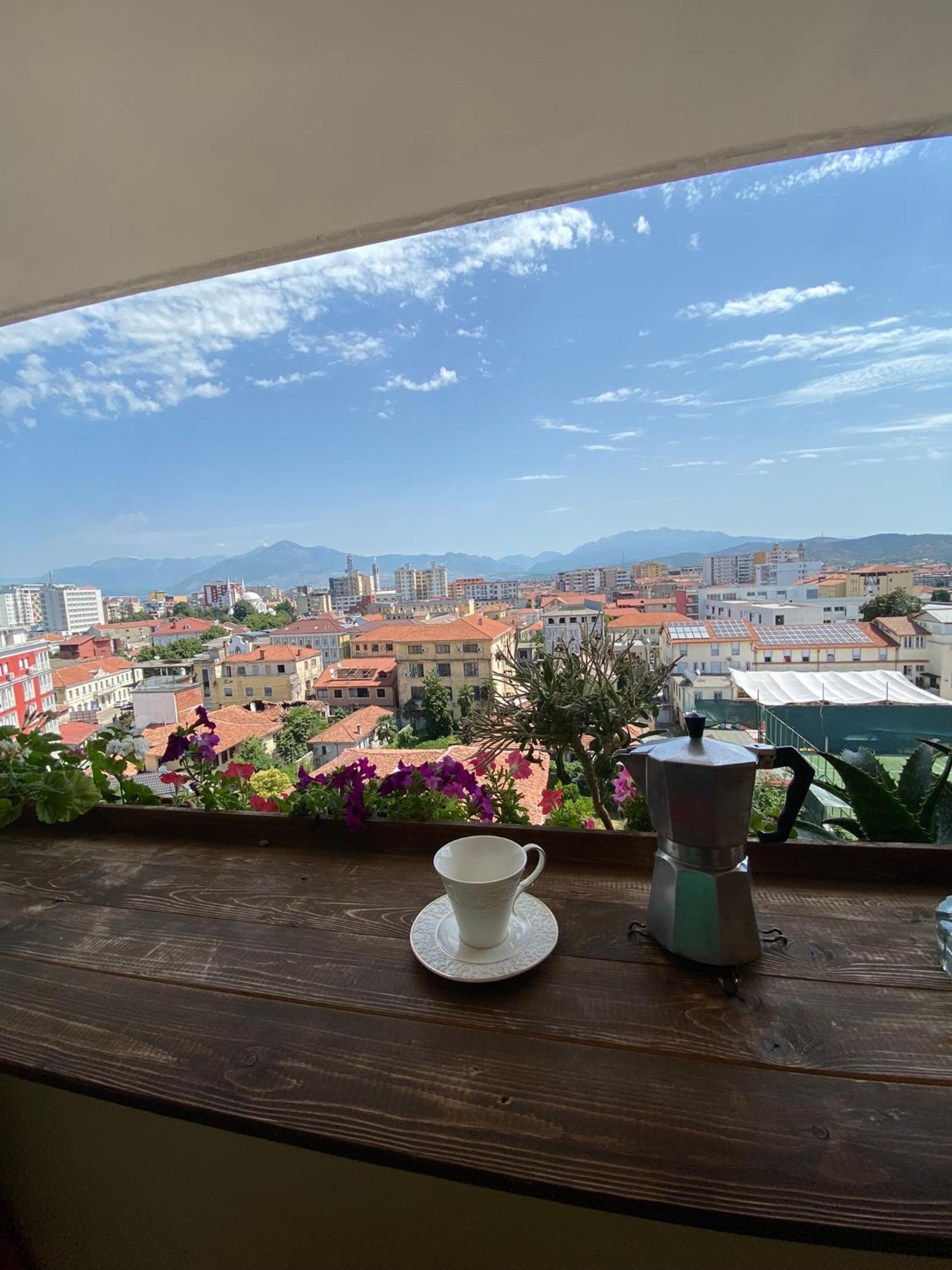 Stay The Night Shkodra Apartment City Centre Ngoại thất bức ảnh